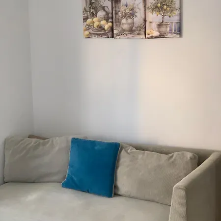 Johny's Apartment *